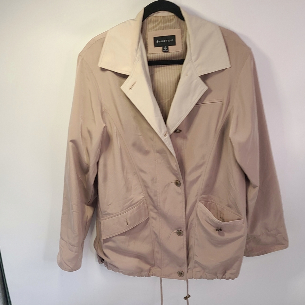 Braetan tan windbreaker jacket outerwear women's with pockets size small S